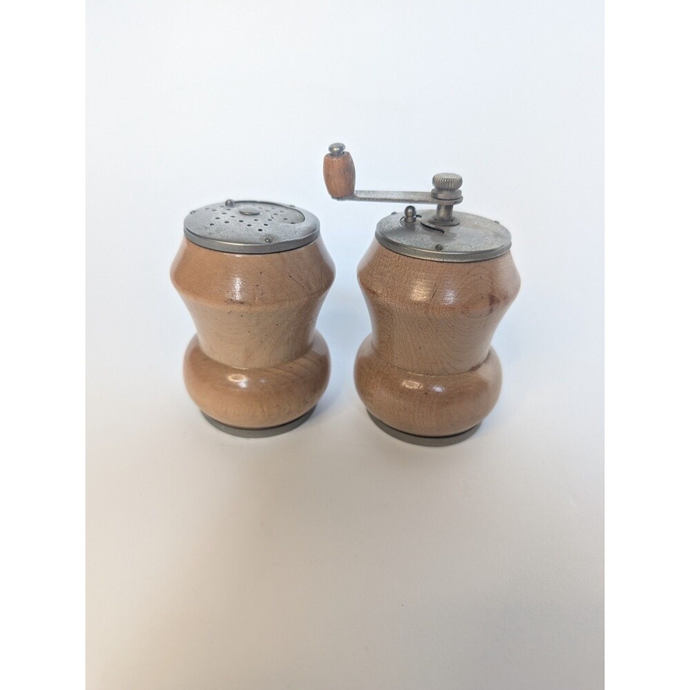 2ct Vintage Japan Salt and Pepper Shaker Grinder SET Light Wood and Chrome